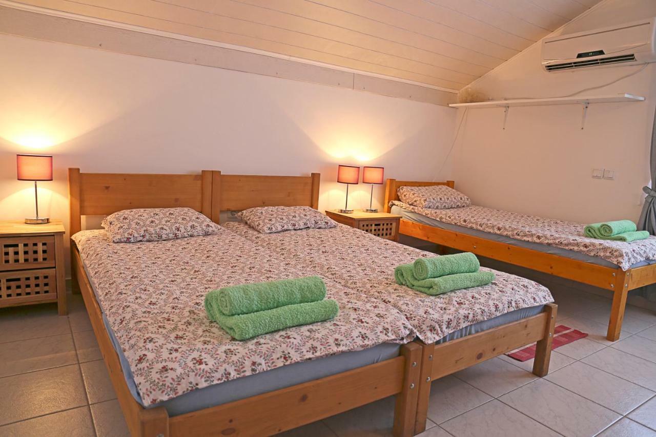 Apartments Mira Gornji Karin Eksteriør billede
