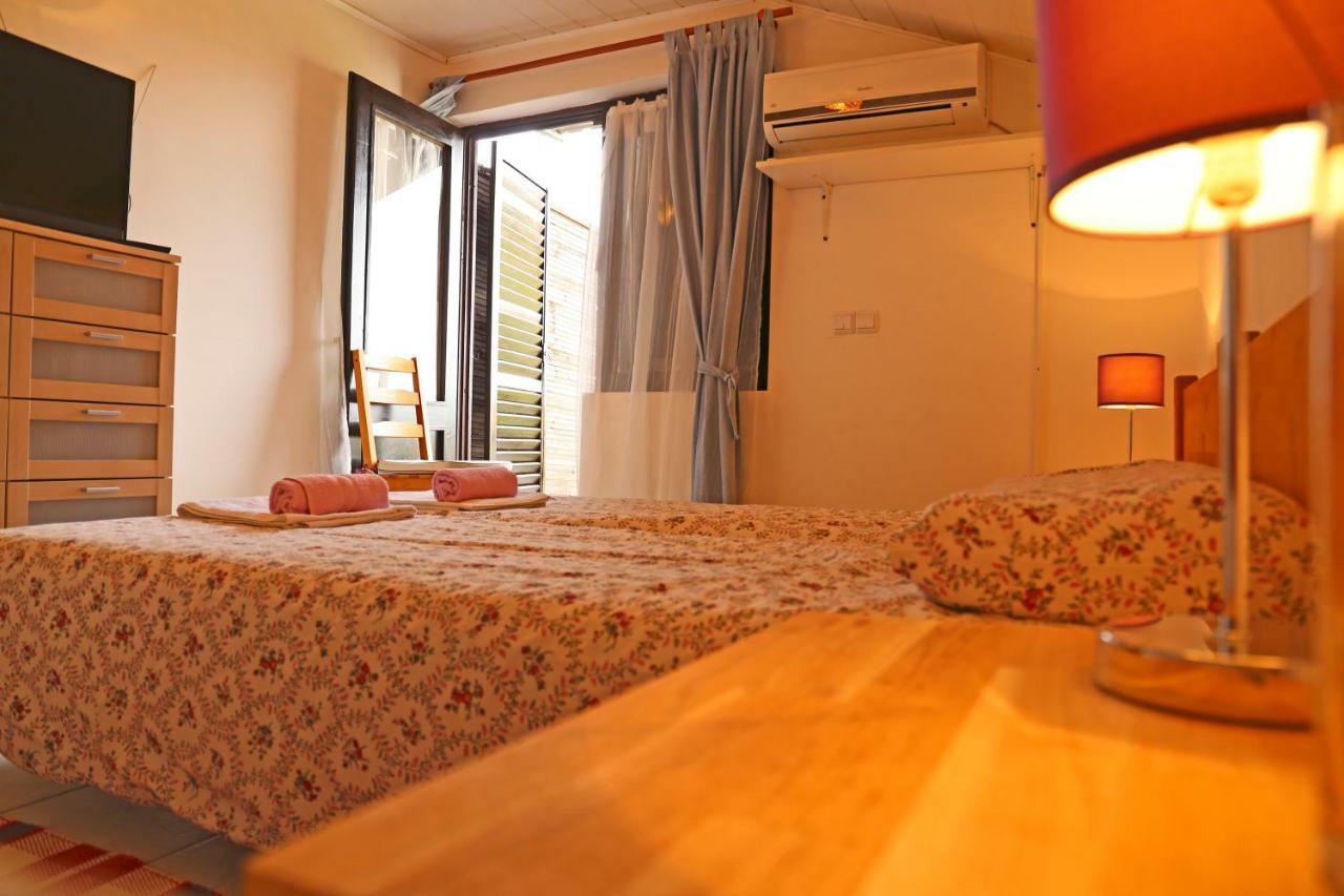 Apartments Mira Gornji Karin Eksteriør billede